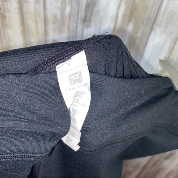 Fabletics Black Cropped Leggings - Picture 4 of 5